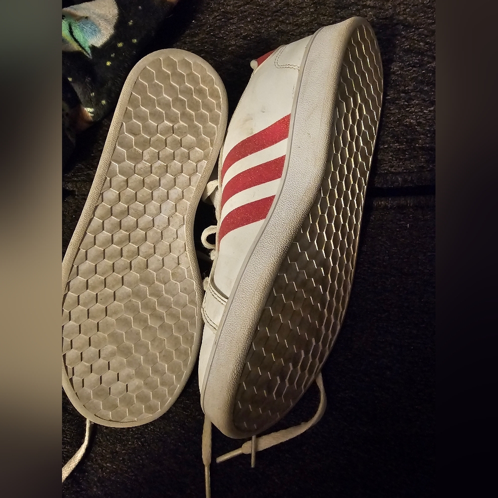 Adidas girls size 4